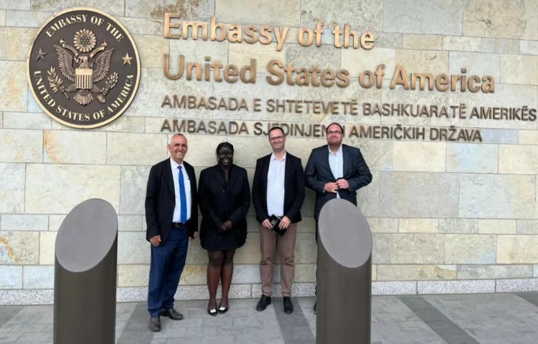 Ambasada Amerikane dhe DHTIK shqyrtojnë bashkëpunimin ekonomik
