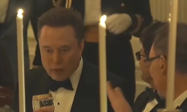 Elon Musk ngjall debat pas pyetjes për princin saudit te Trump