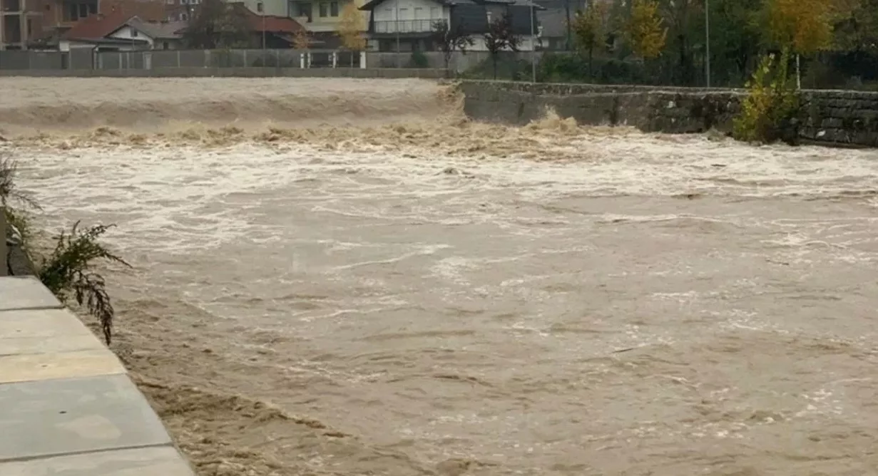 Gjilani u kërkon qytetarëve të raportojnë dëmet nga reshjet
