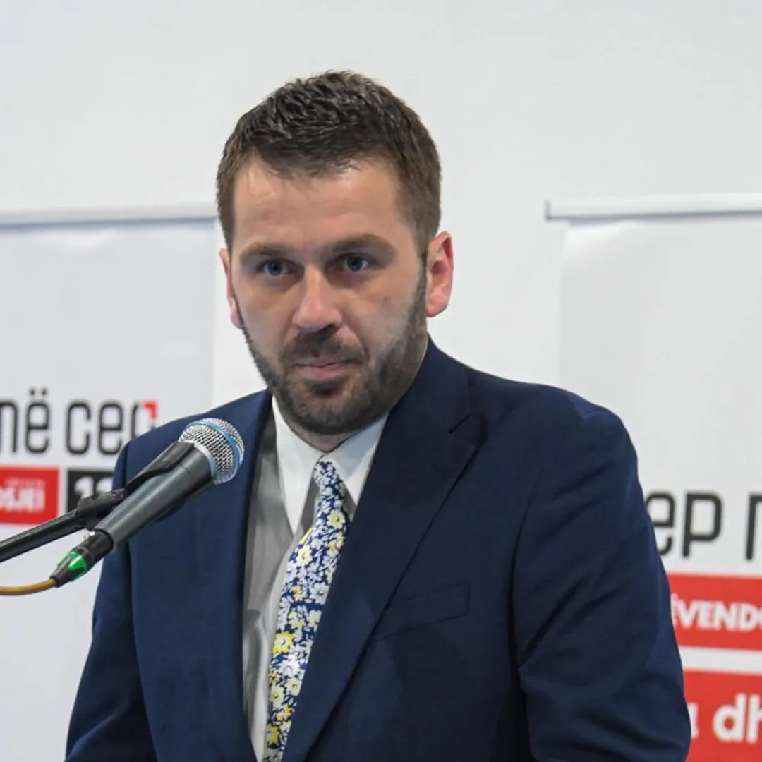 VV kërkon transparencë nga LDK për shoferin e Ramës në Evropë