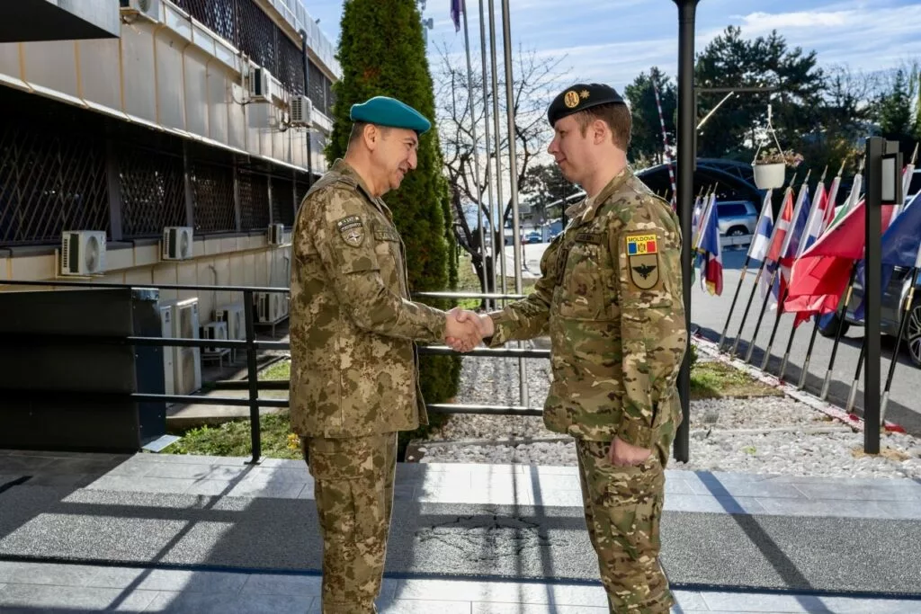Ulutaş dhe komandanti moldav bisedojnë për sigurinë në Kosovë