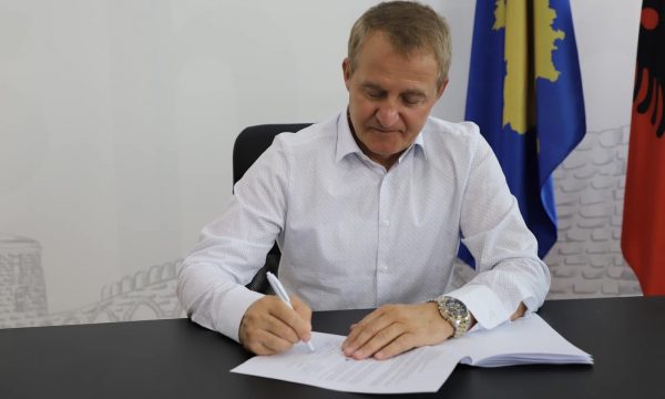 Vushtrria përballet me mungesë fondesh për energjinë, thirret seancë e jashtëzakonshme