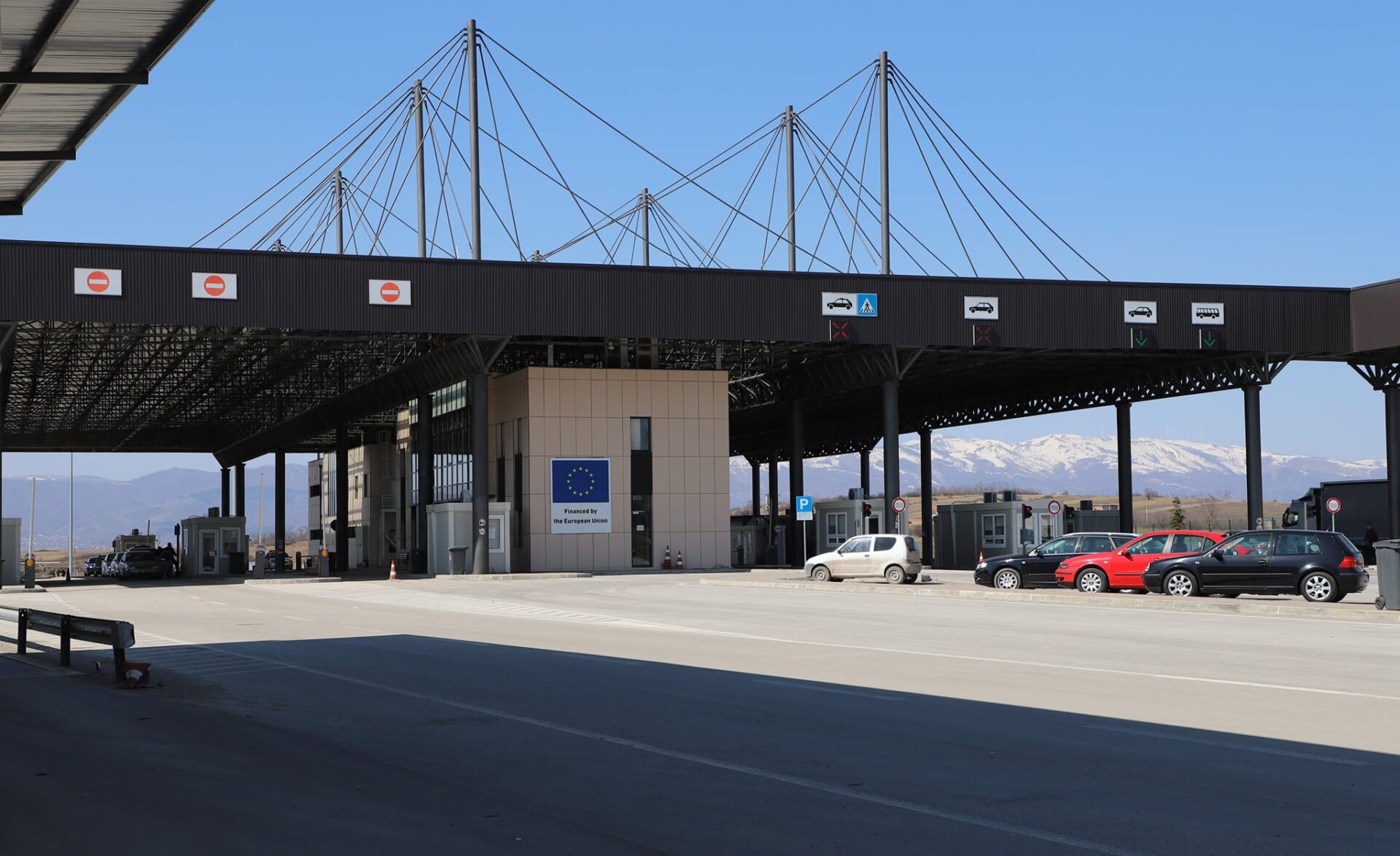 Zbulohen mallra të padeklaruara mbi 10 mijë euro në Merdarë