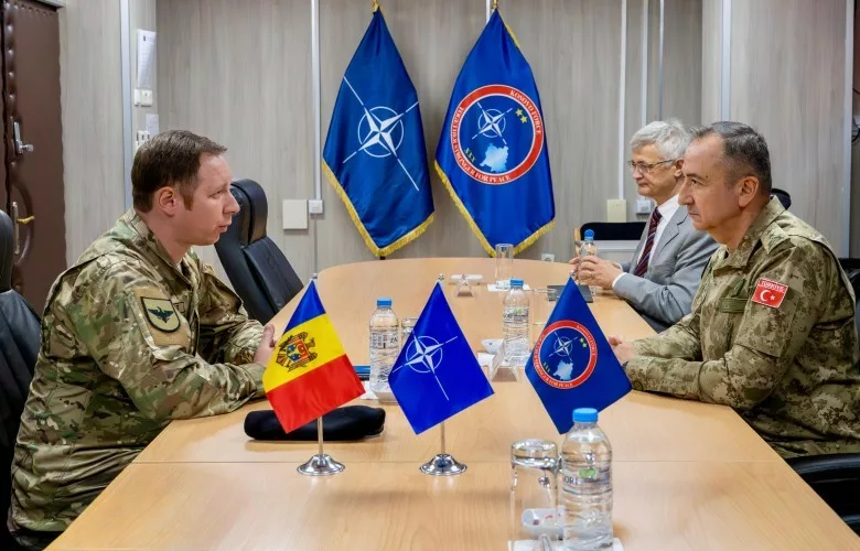 Komandanti i KFOR-it diskuton çështje sigurie me homologun moldav