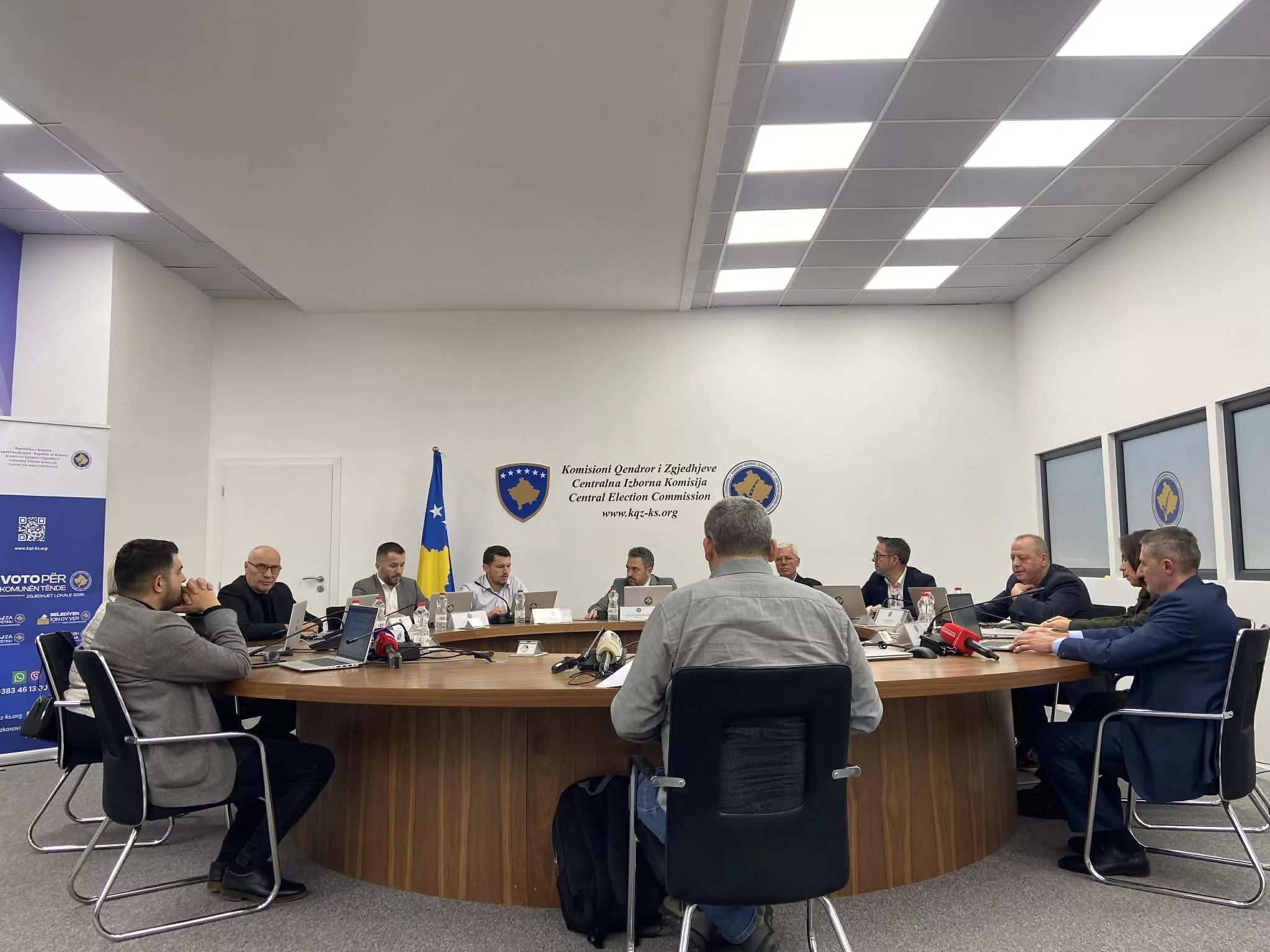 KQZ diskuton qendrat e votimit jashtë Kosovës dhe listat e votuesve