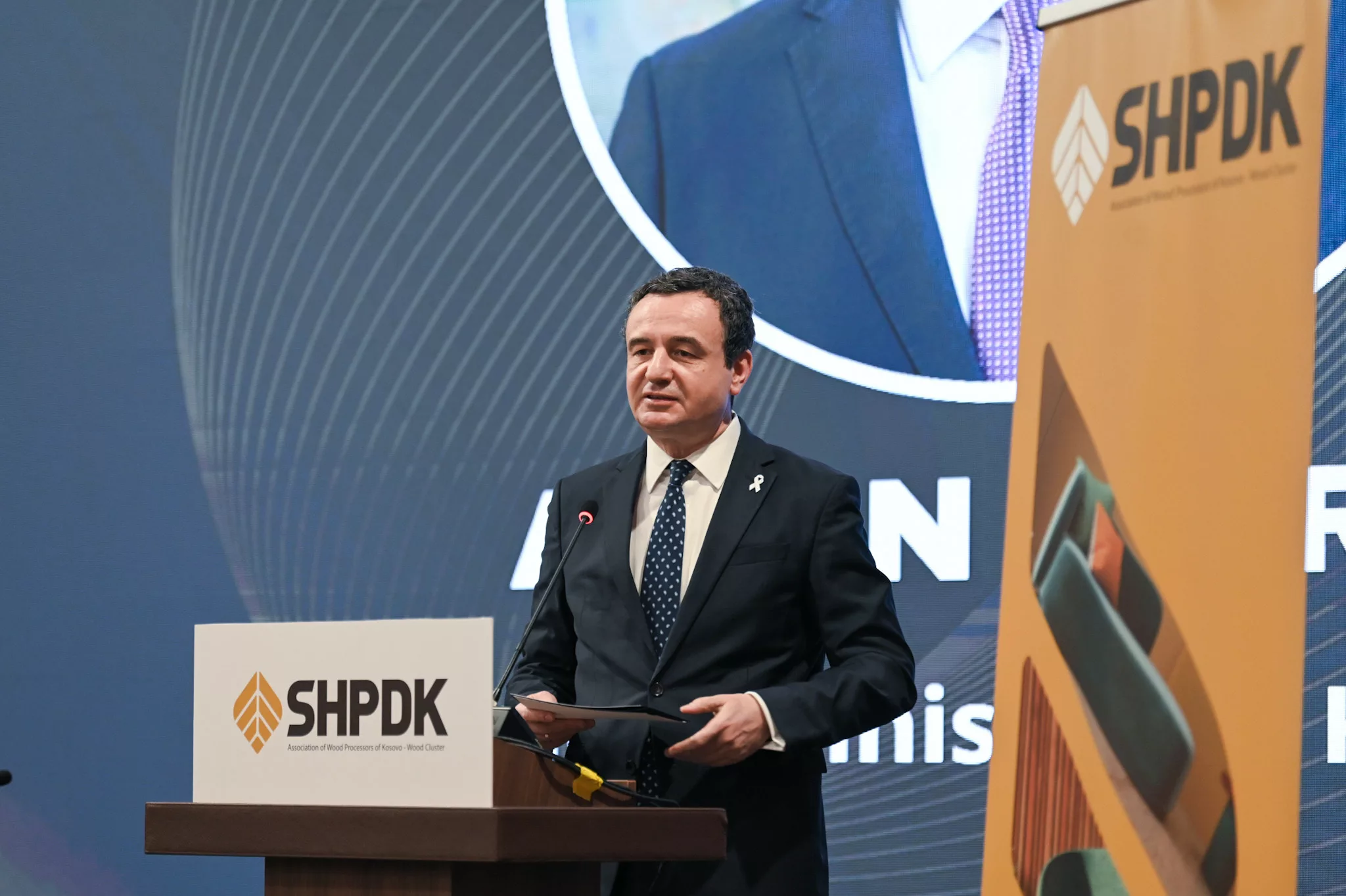 Kurti merr pjesë në Konventën e 8-të të Industrisë së Drurit