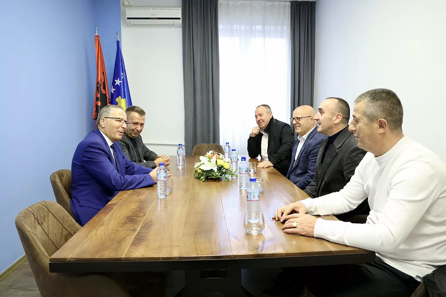 OVL e UÇK-së mirëpret Hamzën si kryetar të ri të PDK-së