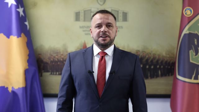 Ministri maqedonas përgëzon Ushtrinë e Kosovës për përparimin