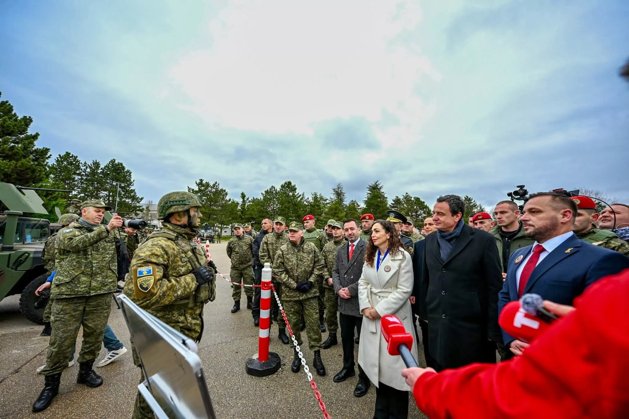 Presidentja Osmani përgëzon trupat për Ditën e Forcës Kombëtare