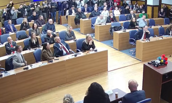 Kuvendi i Prishtinës aprovon transferimin e 28 milionë eurove