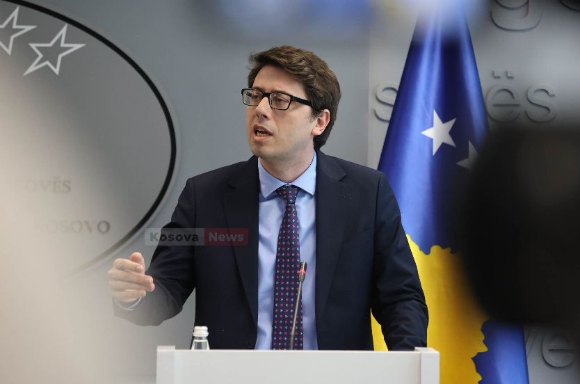 Asamblistët e VV-së lehtësojnë transferimin e të ardhurave në Prishtinë