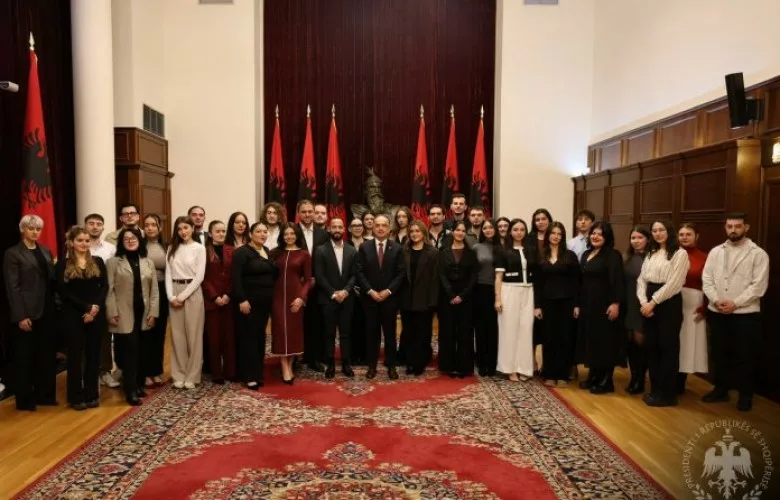 Presidenti Begaj mirëpret aktivistët e diasporës nga SHBA-ja