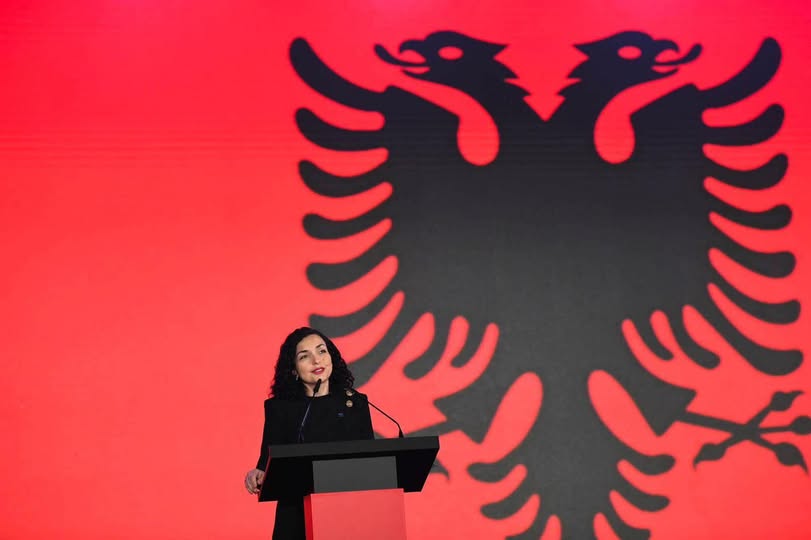 Presidentja Osmani përshëndet festimet e 28 Nëntorit