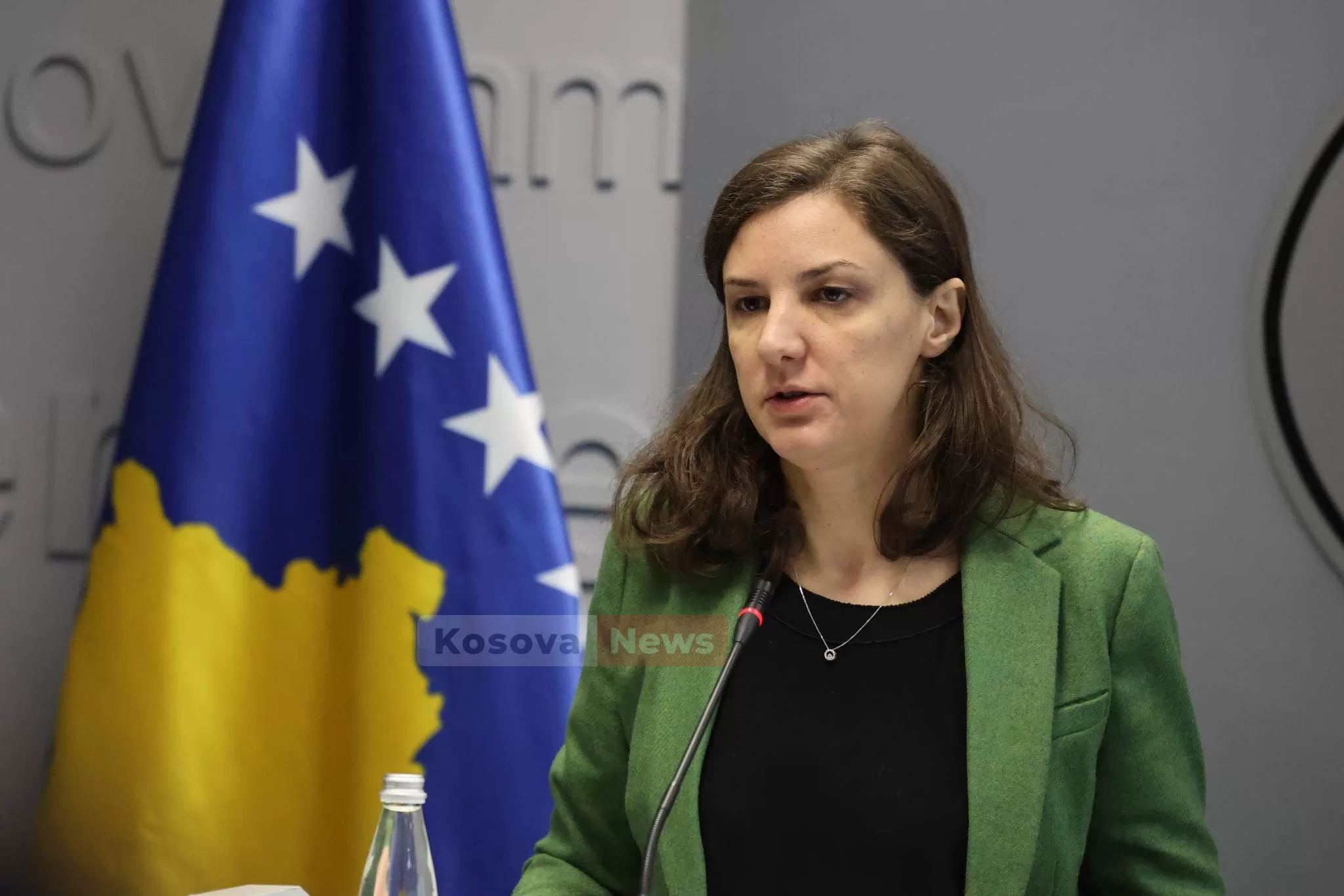 Ministrja Rizvanolli: Nuk kemi blerë energji nga EFT për festën e 28 Nëntorit