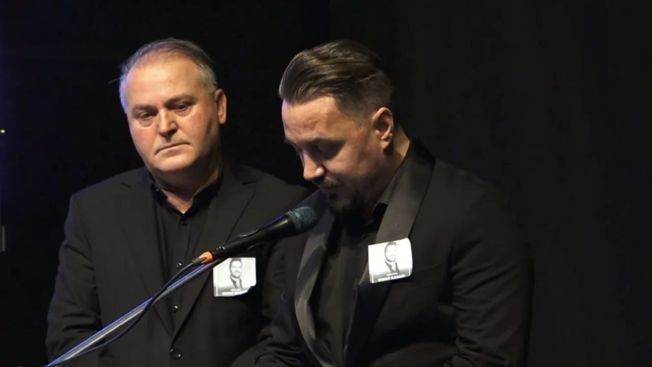 Blero nderon Shpat Kasapin me mesazh emocionues gjatë homazheve