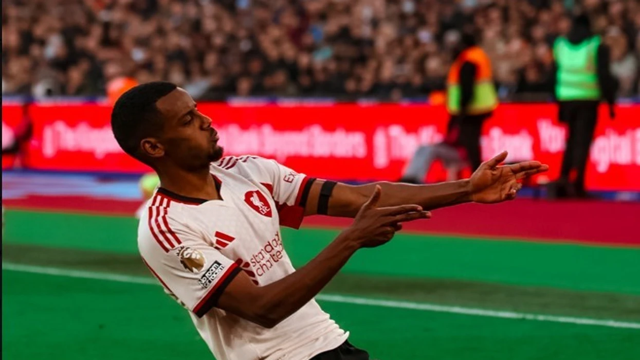 Liverpooli triumfon ndaj West Hamit me golat e Isak dhe Wirtz