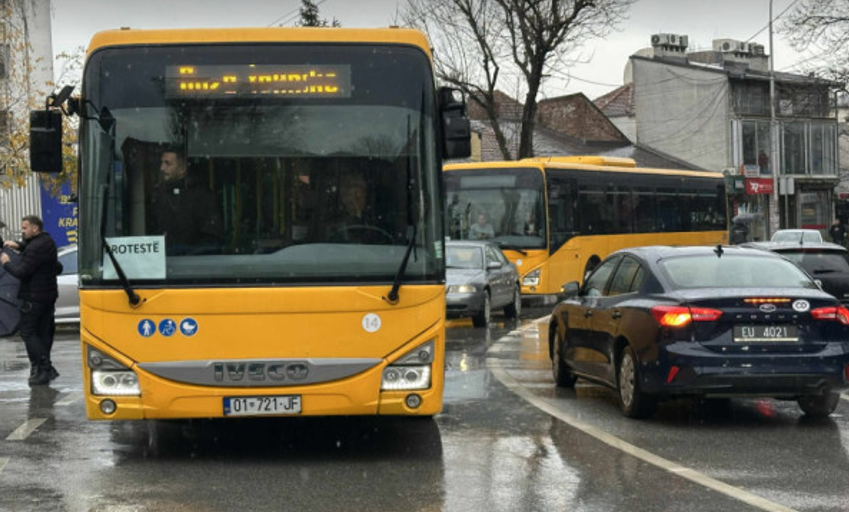 Transporti publik në Prishtinë ndalet për shkak të mungesës së fondeve