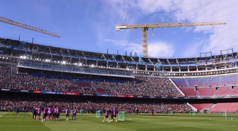 UEFA jep dritën jeshile për ndeshjet e Barcelonës në Camp Nou