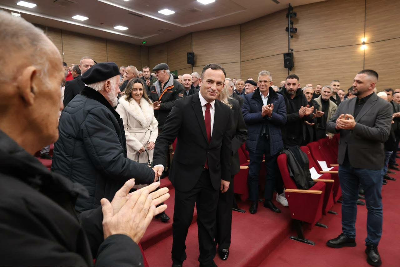 Thaçi merr detyrën në Obliq, angazhohet për punë me integritet