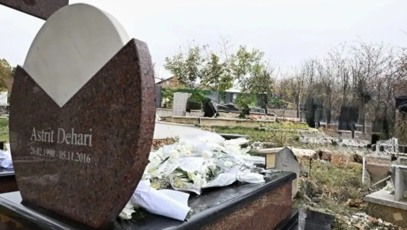 Policia heton vandalizimin e varrit të Astrit Deharit