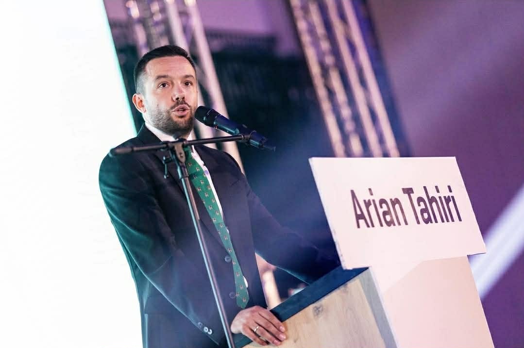 Arian Tahiri garon si kandidat për deputet me PDK-në