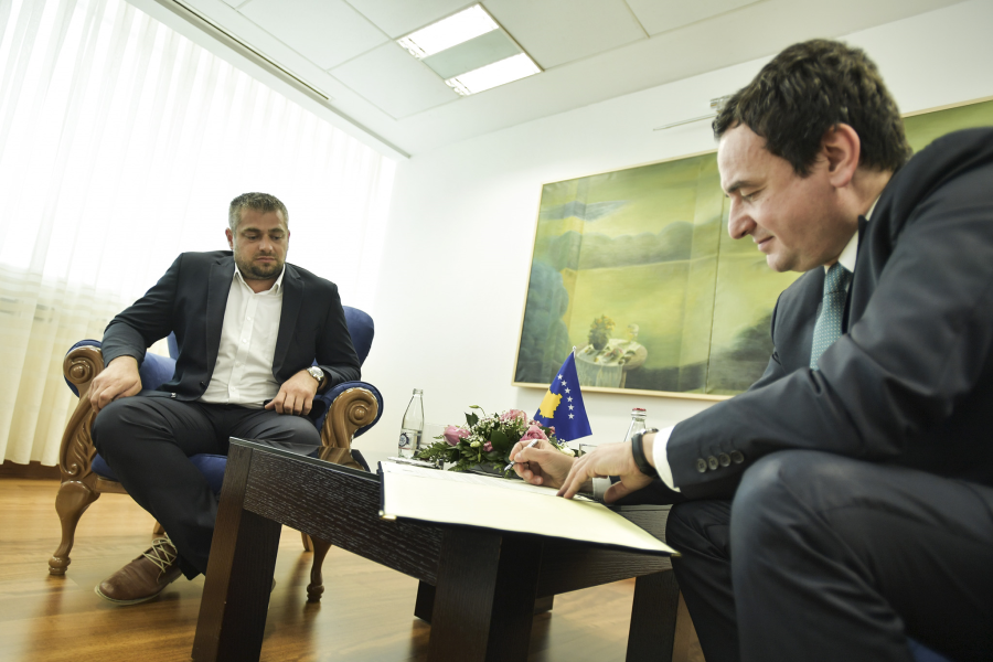 Andin Hoti kandidon për deputet me Vetëvendosjen e Kurtit