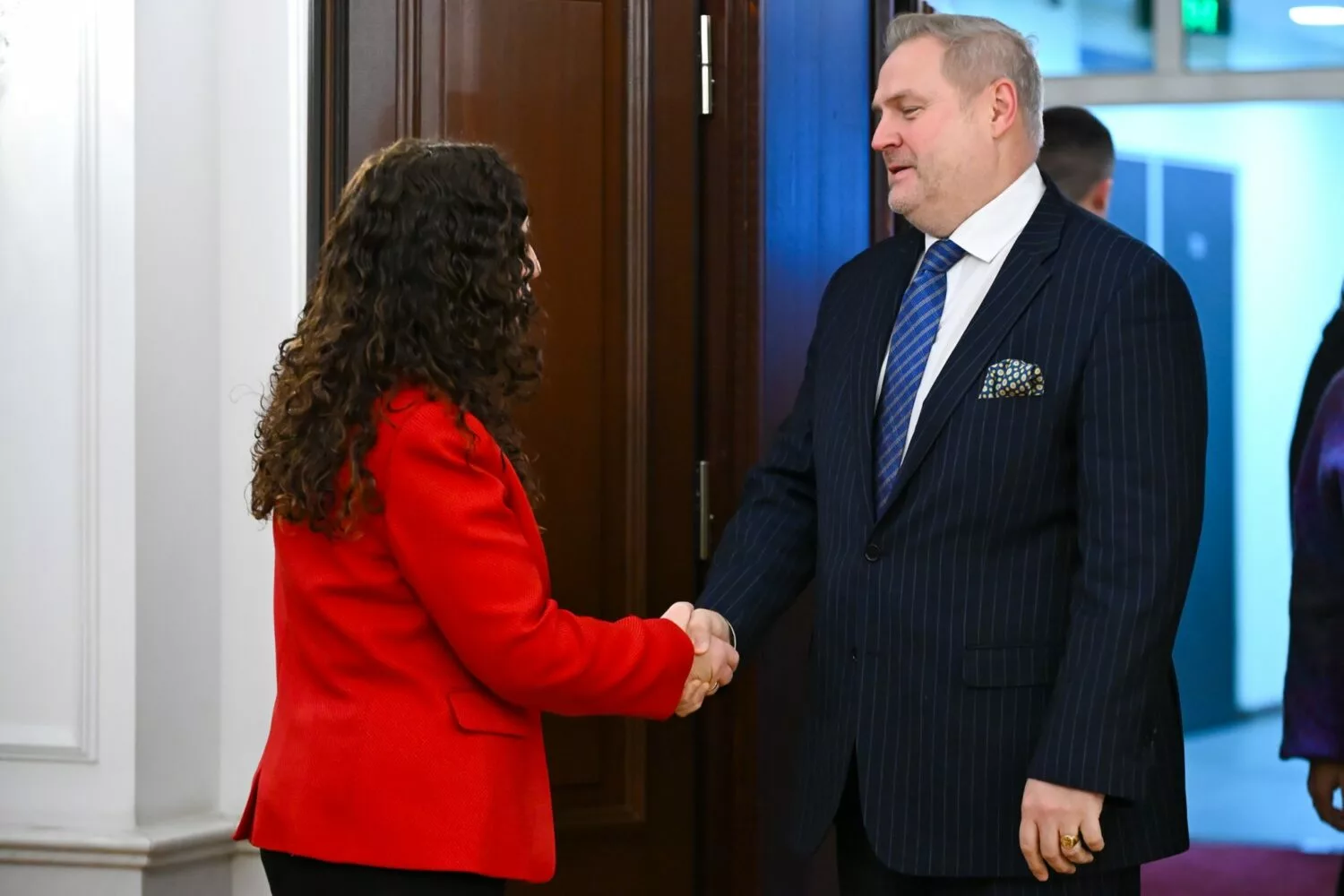 Presidentja Osmani takon raportuesin e PE për Kosovën, Terras