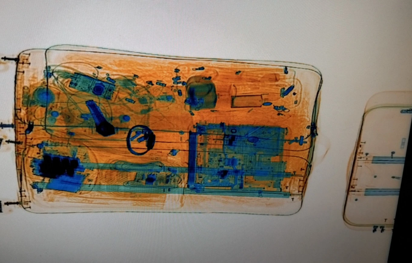 Dy orë luksoze konfiskohen në Aeroportin e Prishtinës