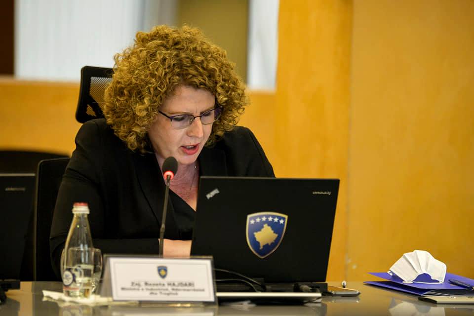 Ministrja Hajdari deklaron se nuk mori ftesë për seancën e sotme