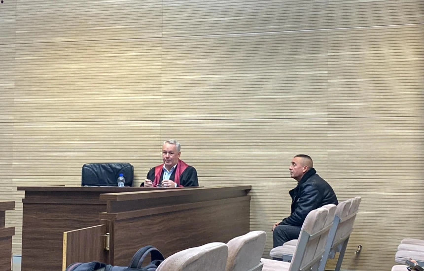 I akuzuari për shitje arme kërkon ulje të dënimit në gjykatë