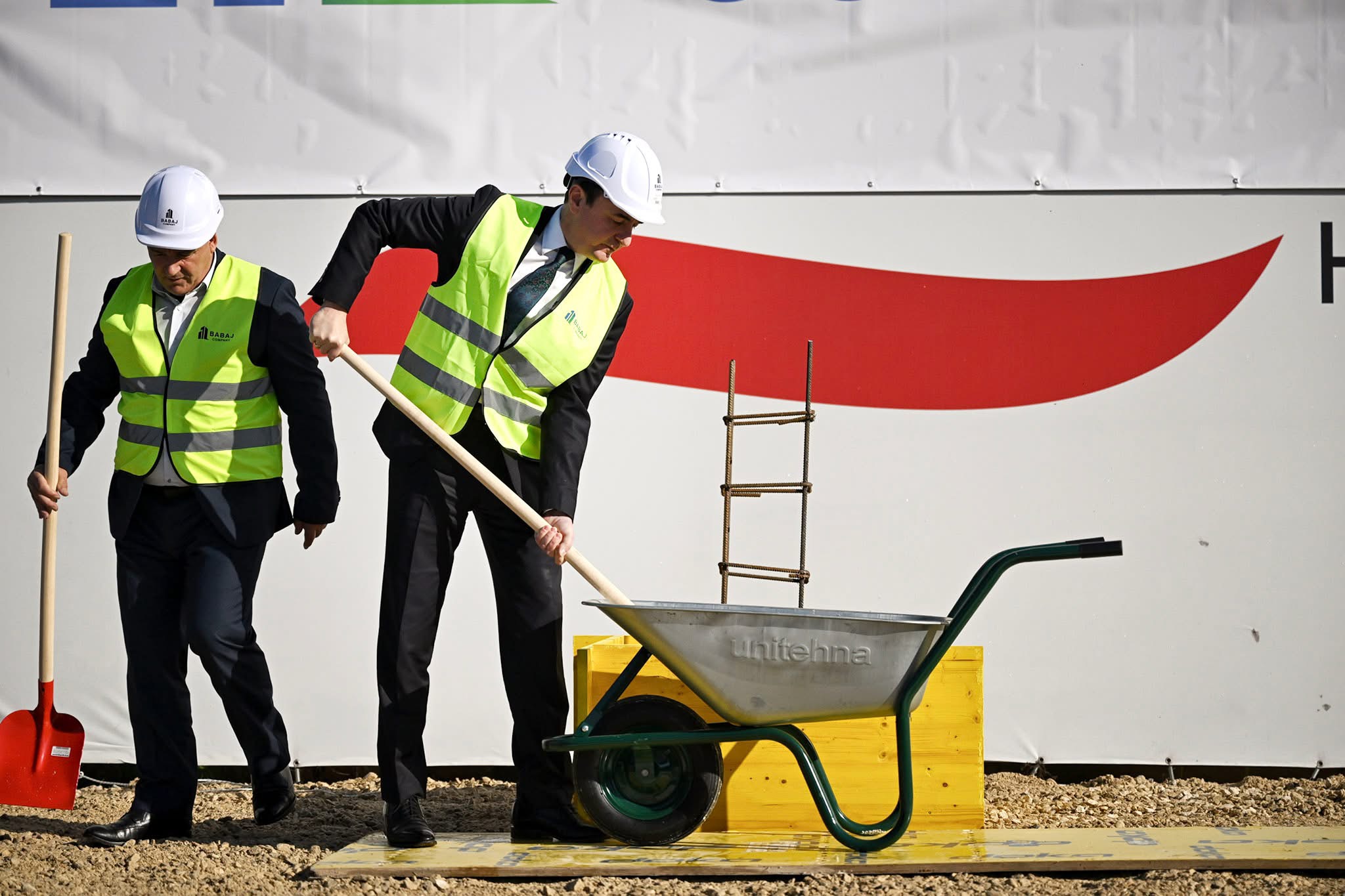 Fillon ndërtimi i tribunave lindore në Stadiumin “Zahir Pajaziti”
