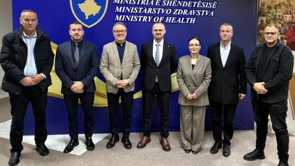 Ministria e Shëndetësisë përmirëson shërbimet me autoambulanca të reja