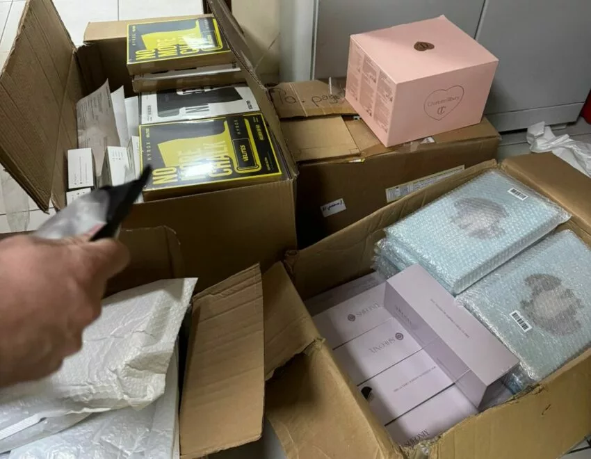 Mallra të Padeklaruara Zbulohen në Autobusin e Ndaluar në Vërmicë