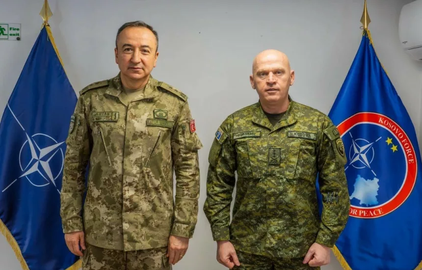 Ulutash dhe Jashari shqyrtojnë çështjet e sigurisë rajonale