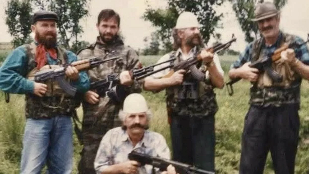 Bekim Jashari nderon Mujë Krasniqin dhe 40 luftëtarë të UÇK-së