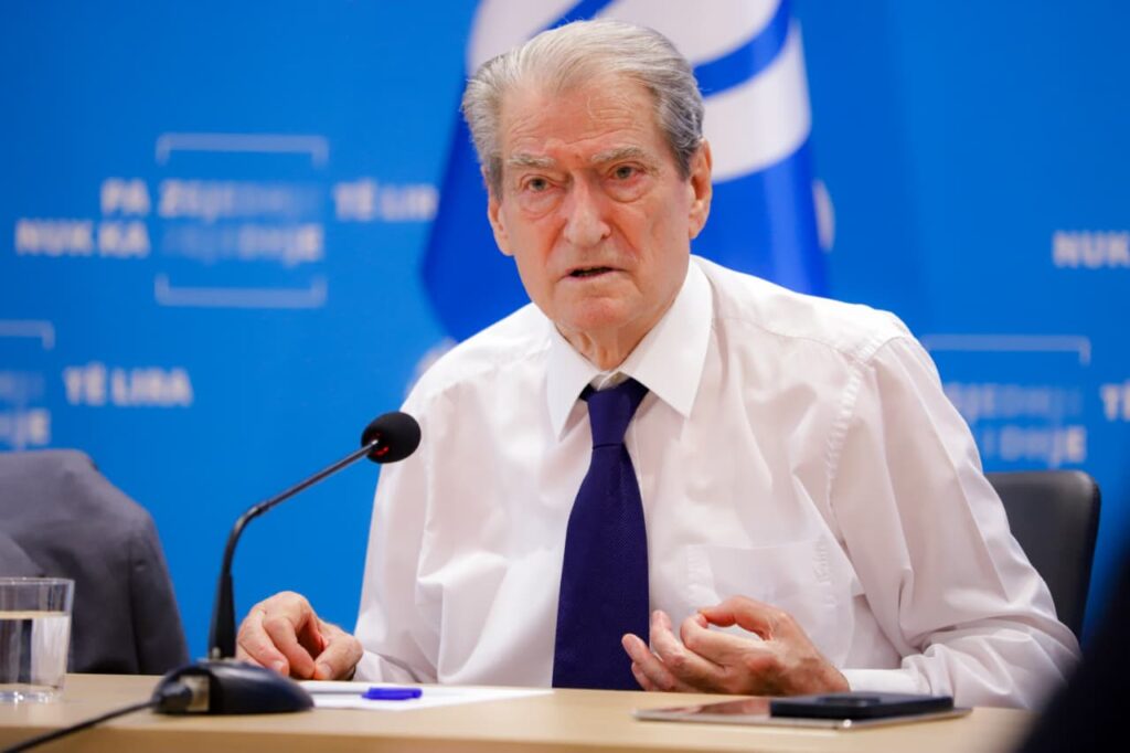 Berisha njofton protesta të mëdha më 22 dhjetor