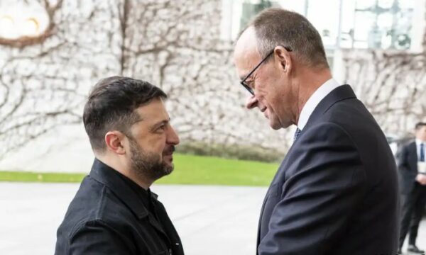 Zelensky heq dorë nga planet për t’iu bashkuar NATO-s