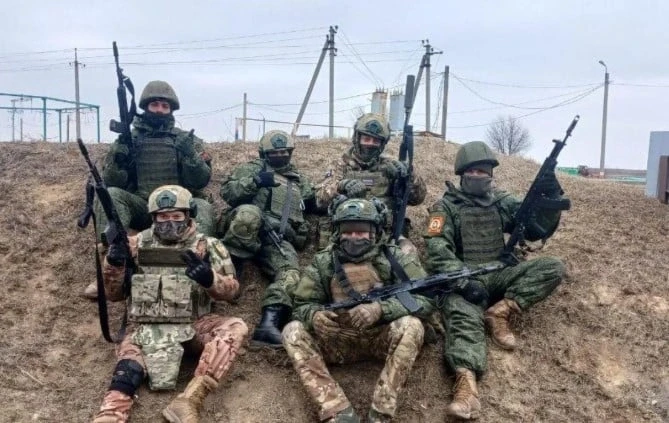 Luftëtarë serbë mbështesin Putinin, përgatiten për konflikt në Ballkan