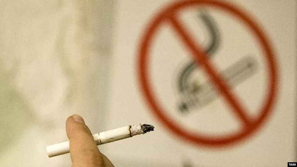 Kamenica ndalon duhanin jashtë institucioneve publike