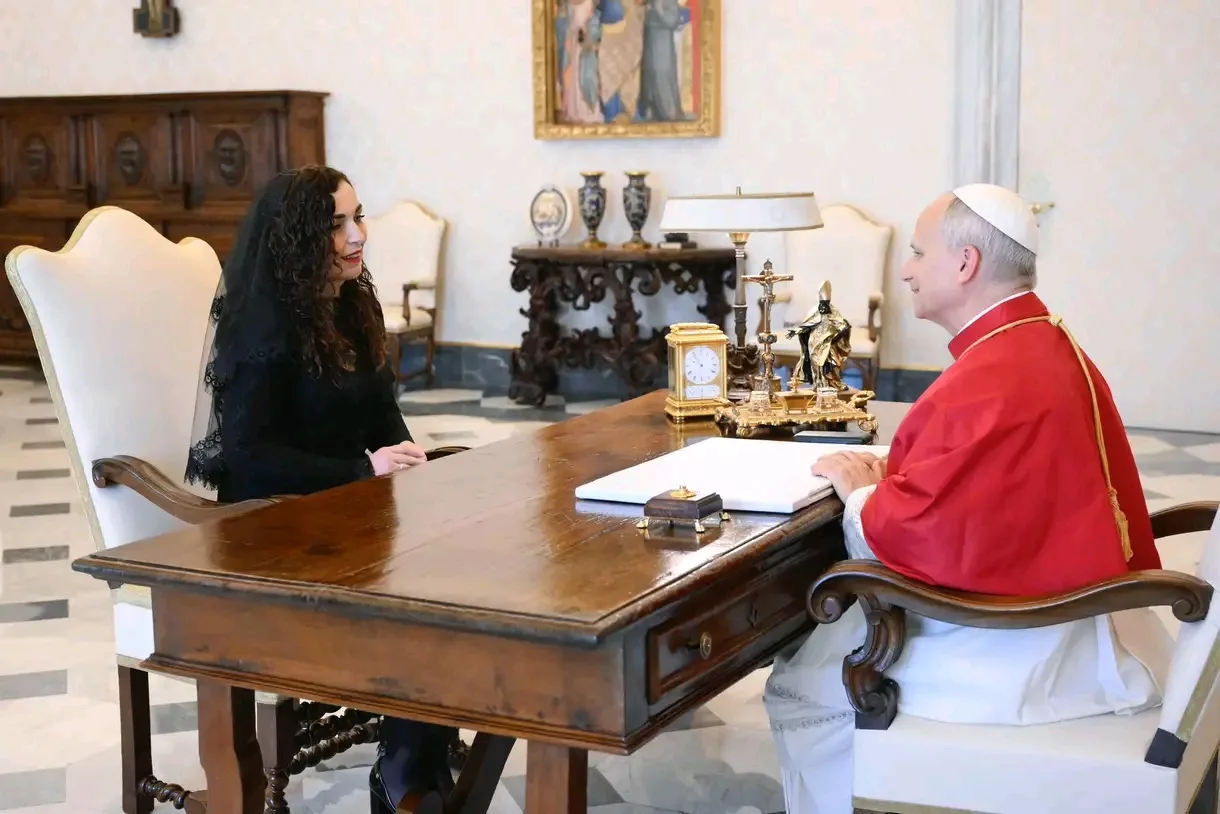 Presidentja Osmani zhvillon takim me Papën në Vatikan