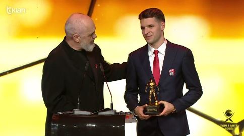 Gjimshiti nderohet si lojtari më i mirë i Kombëtares 2025