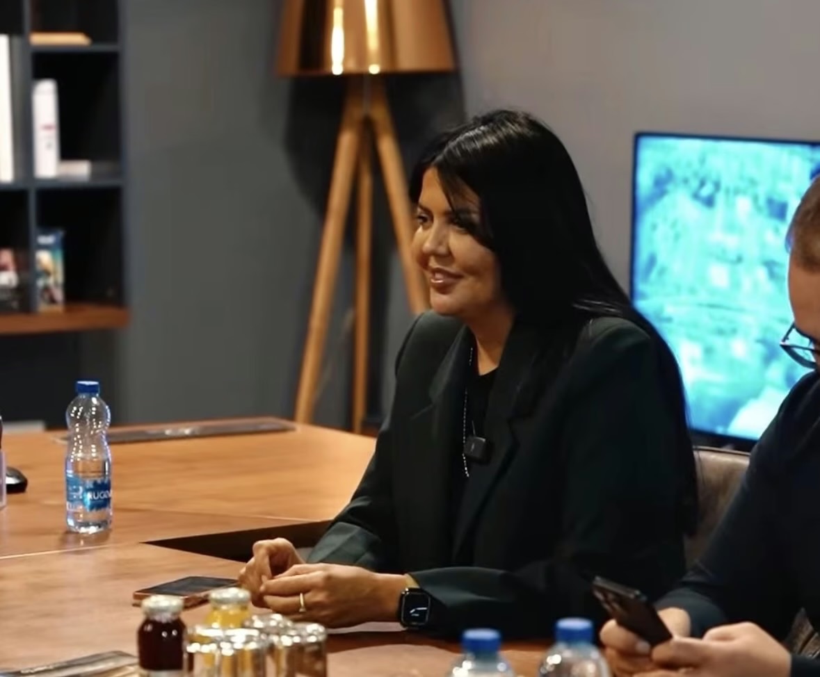 Rrezarta Krasniqi viziton bizneset në Vushtrri, ofron mbështetje