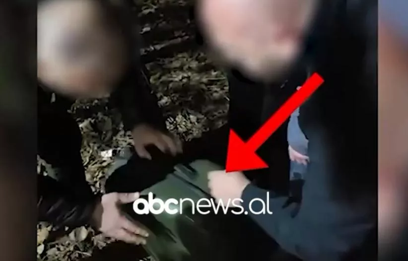 I arrestohet 24-vjeçari në Tiranë me armë dhe municion në valixhe