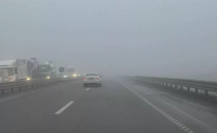 Policia kërkon vigjilencë për shoferët nga mjegulla në rrugë