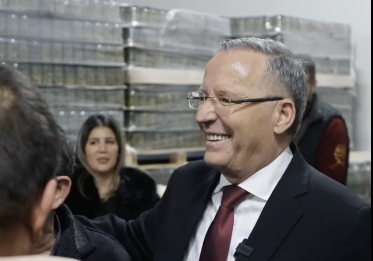 Hamza diskuton ndryshimet ligjore për tatimin dhe energjinë në Gjakovë