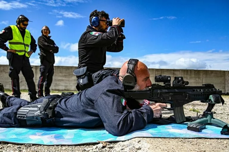 Njësia MSU e KFOR-it kryen stërvitje taktike në Prishtinë