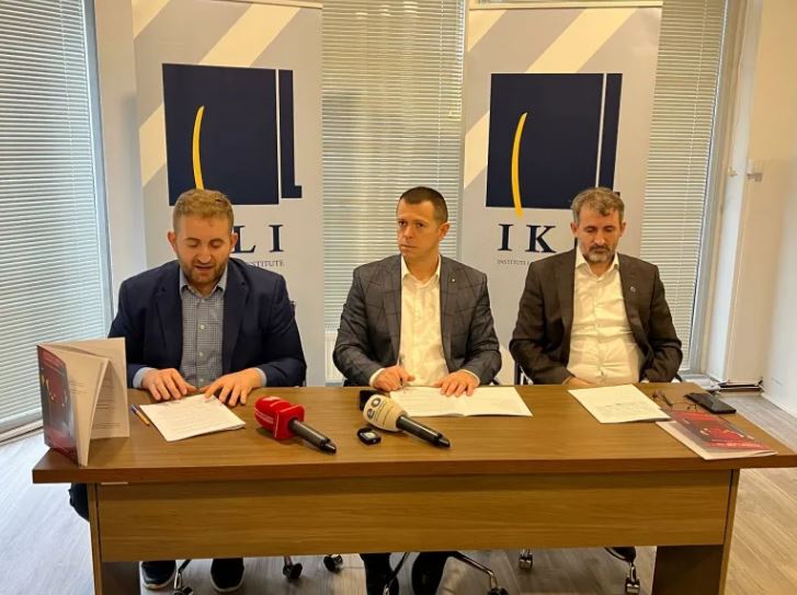 Asnjë parti nuk përfshin vettingun në programin e saj