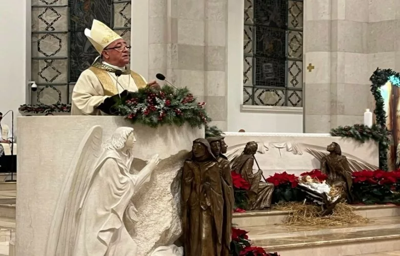 Mesazhet e Krishtlindjes: Paqe dhe Përgjegjësi Shoqërore