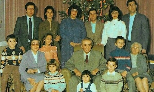 Familja Hoxha shpenzoi shumë për ushqim dhe pije në një vit