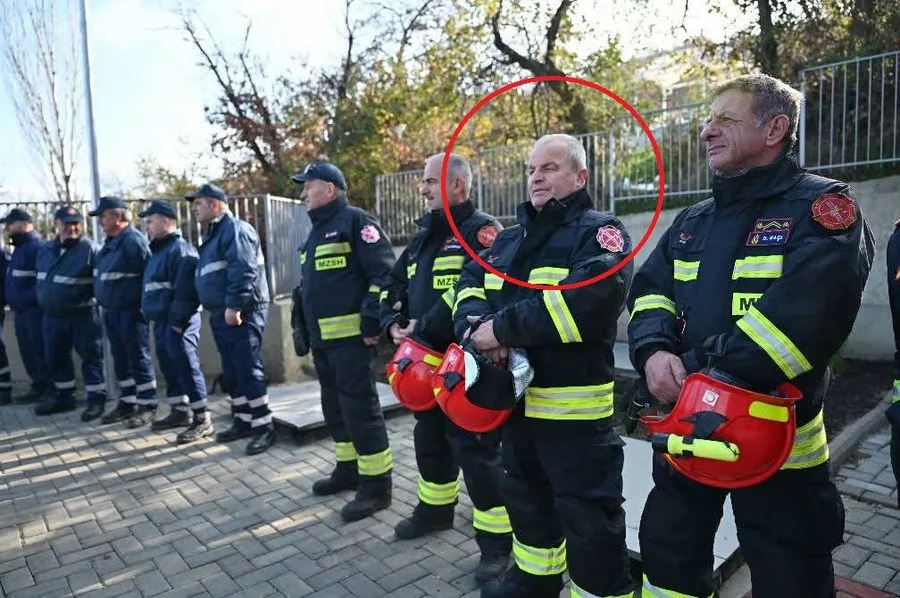 Zjarrfikësi shqiptar i akuzuar për shitje droge në lokal